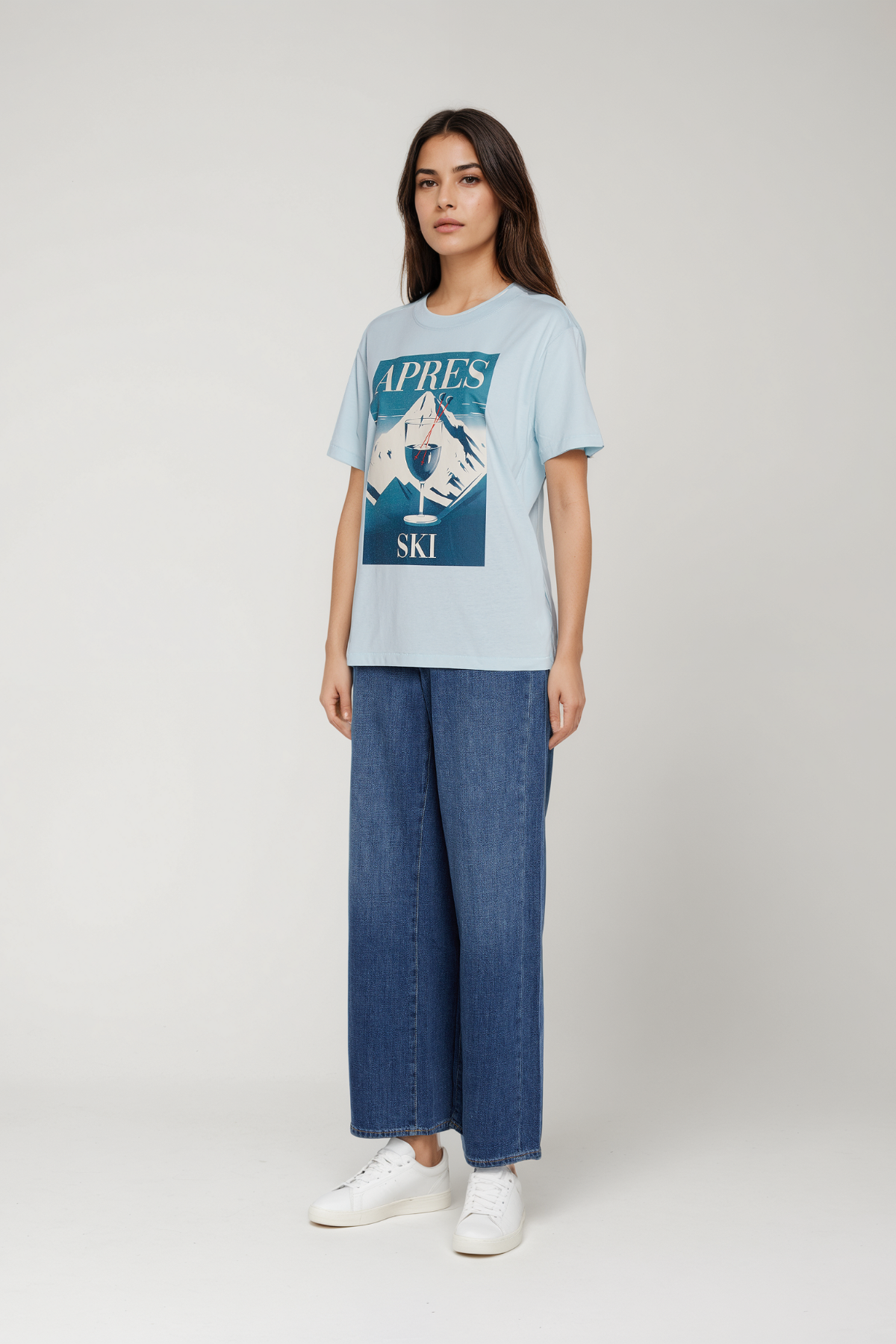 Apres Cocktail Ryan Tee | Baby Blue