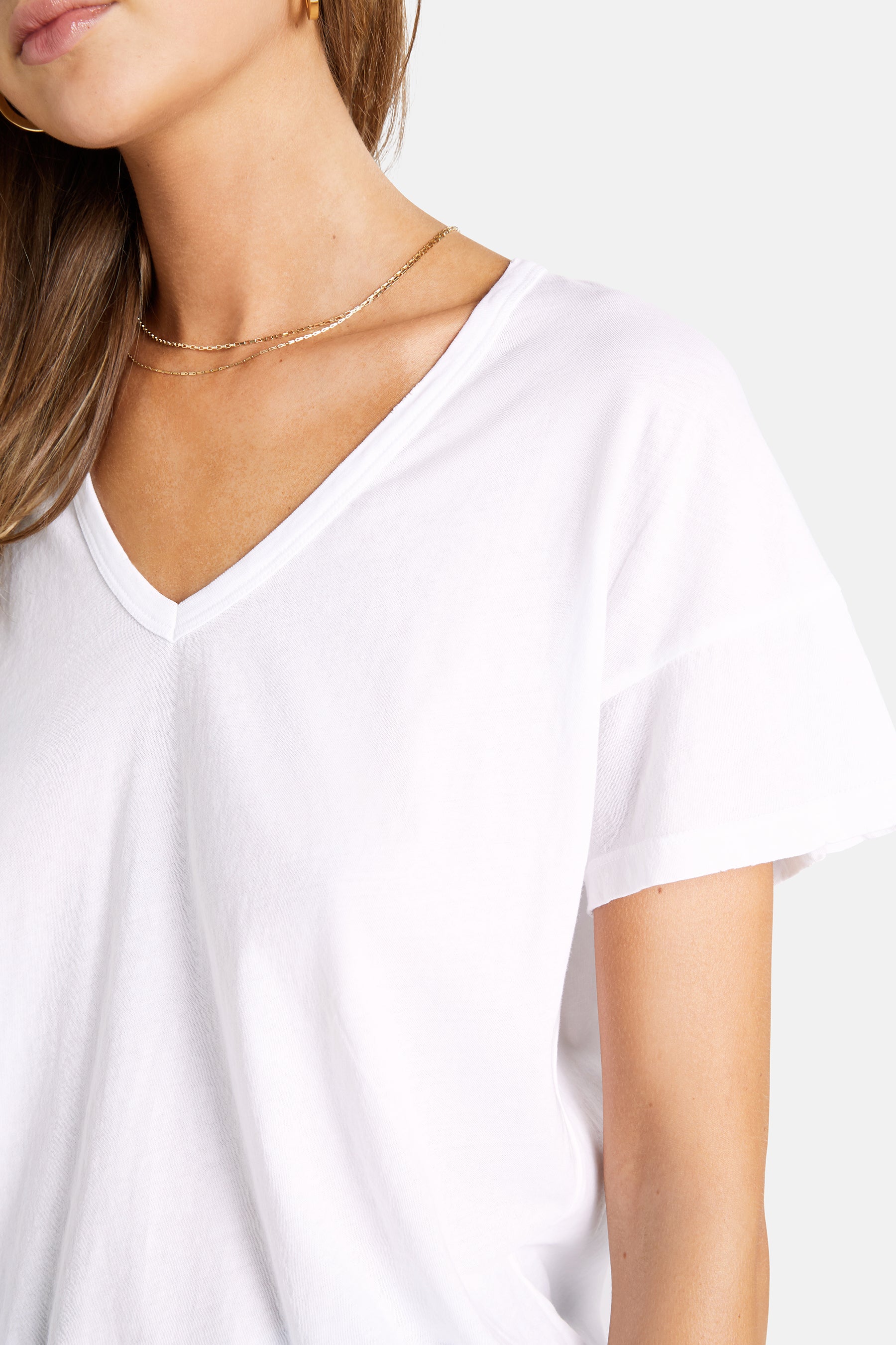Women's Chrissy V-neck Tee in Clean White – Wildfox Couture